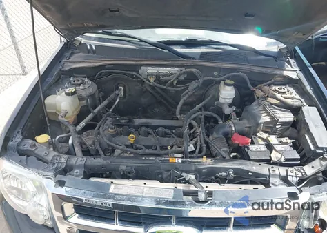 2012 Ford Escape Xls z USA, uszkodzony, nr VIN 1FMCU0C75CKB46750